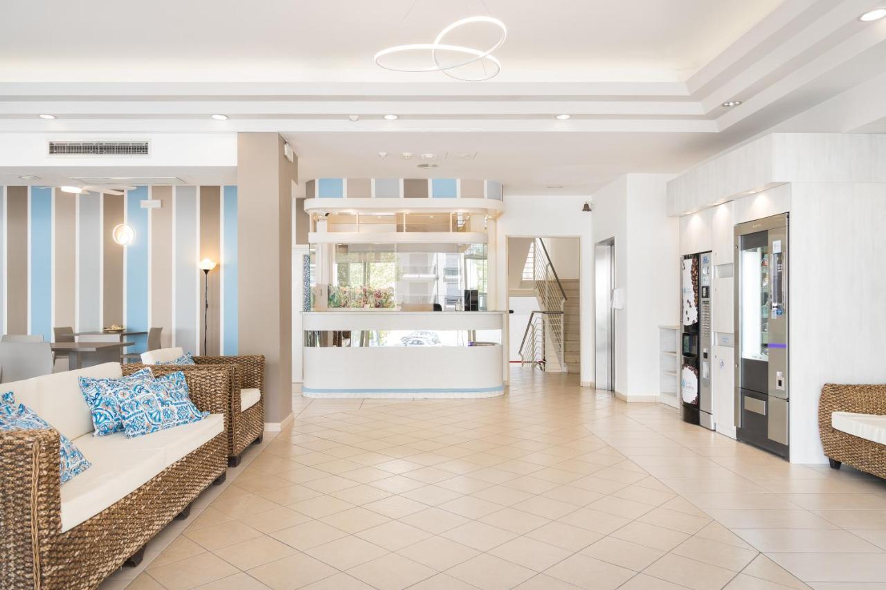 Appartamenti Smart A 30M Da Viale Dante E 100M Dal Mare ริชโชเน ภายนอก รูปภาพ