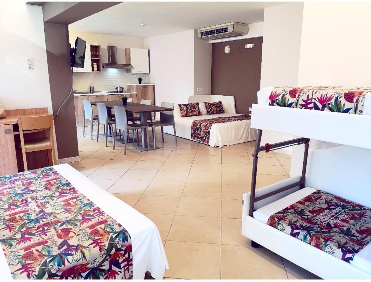Appartamenti Smart A 30M Da Viale Dante E 100M Dal Mare ริชโชเน ภายนอก รูปภาพ
